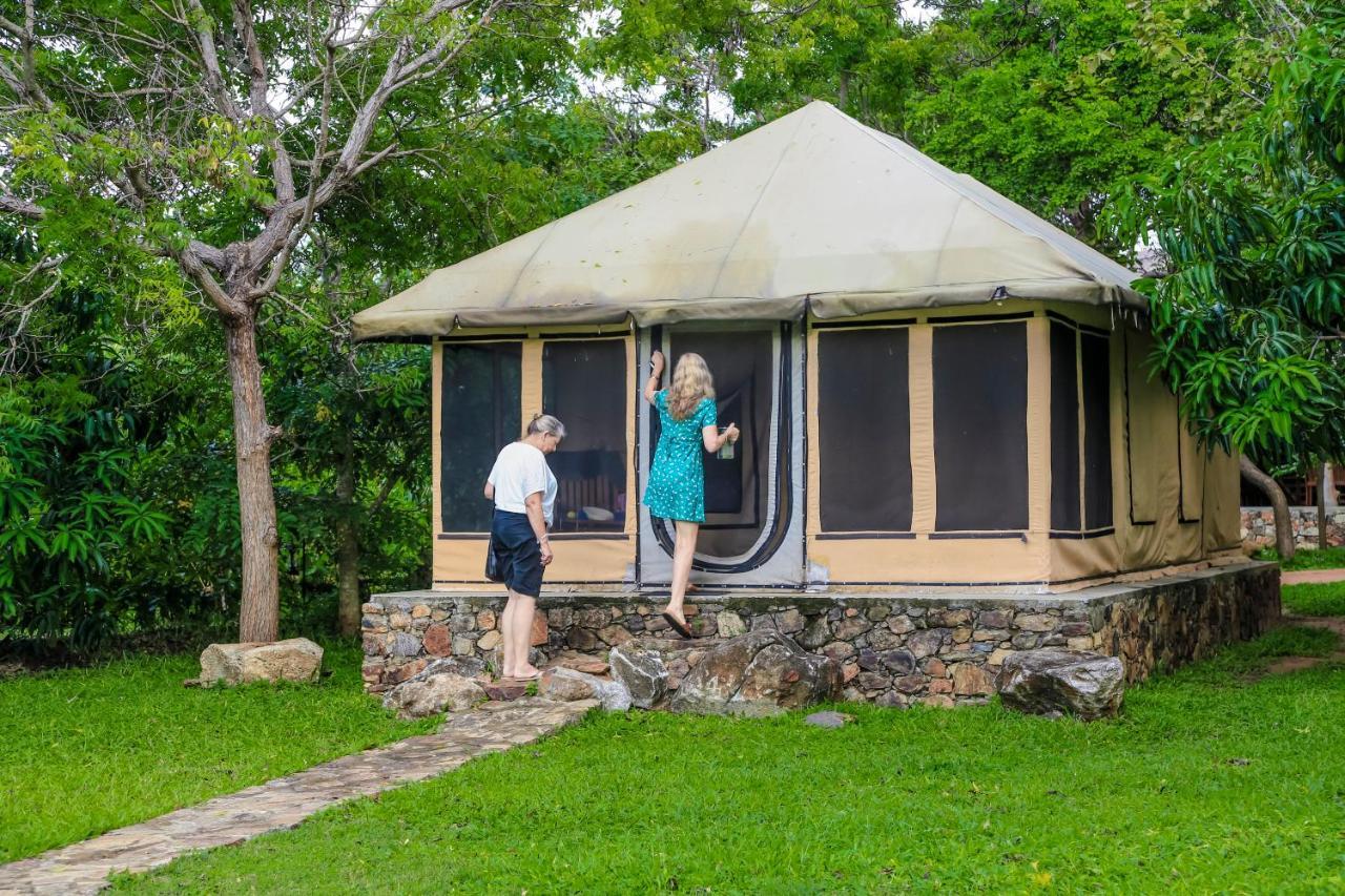 The Yala Adventure Hotel Tissamaharama Eksteriør billede